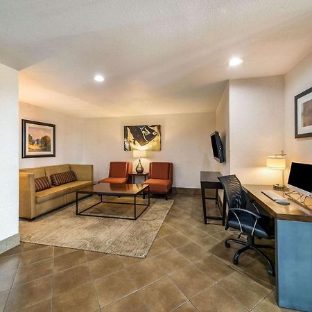 Quality Inn & Suites Garland - East Dallas エクステリア 写真