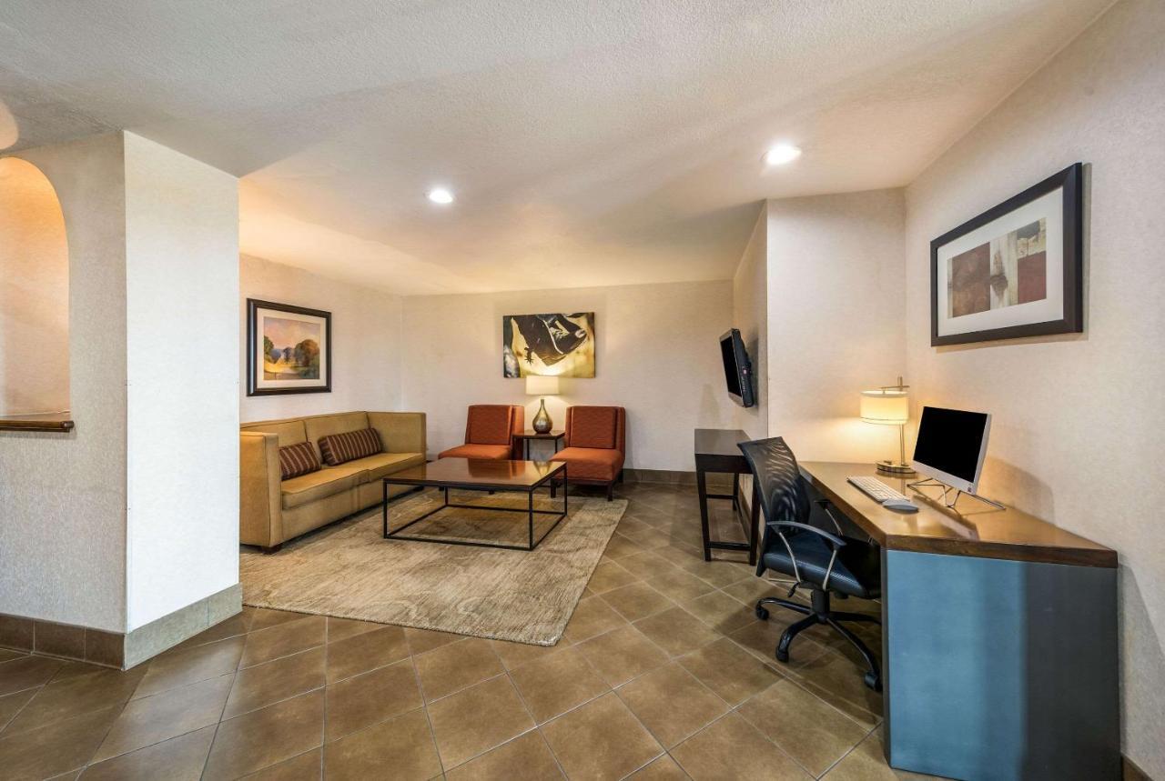 Quality Inn & Suites Garland - East Dallas エクステリア 写真