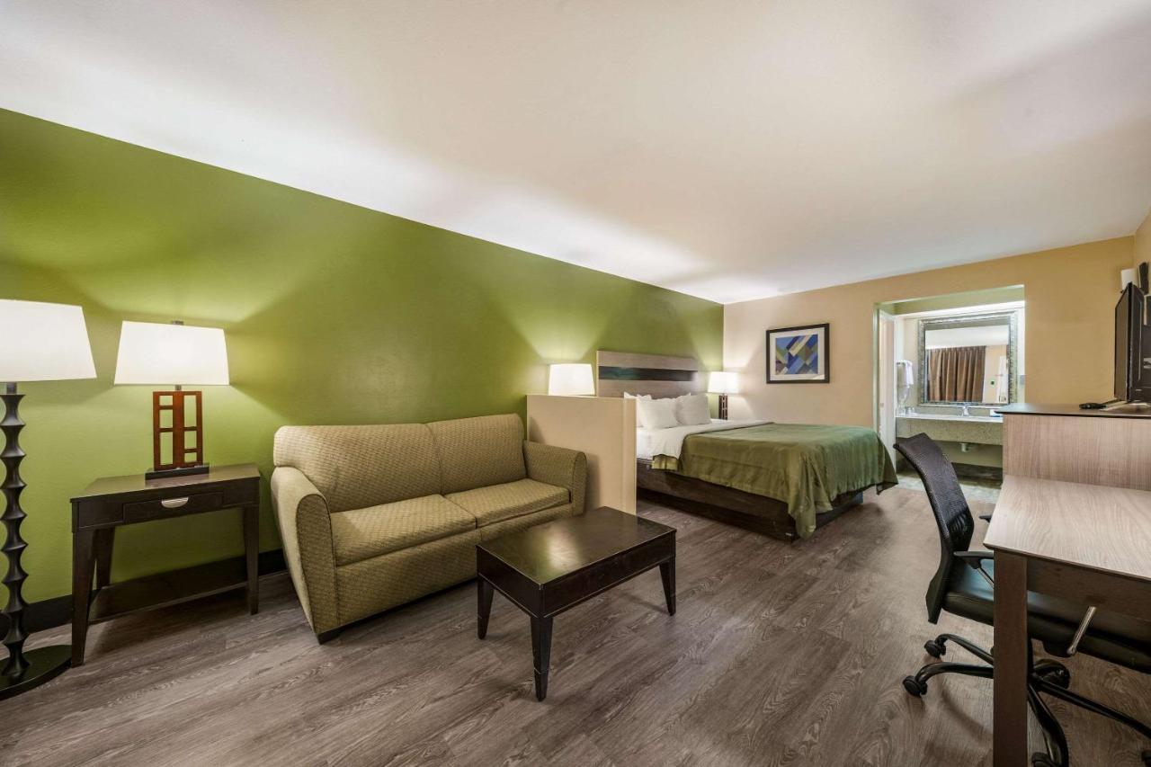 Quality Inn & Suites Garland - East Dallas エクステリア 写真