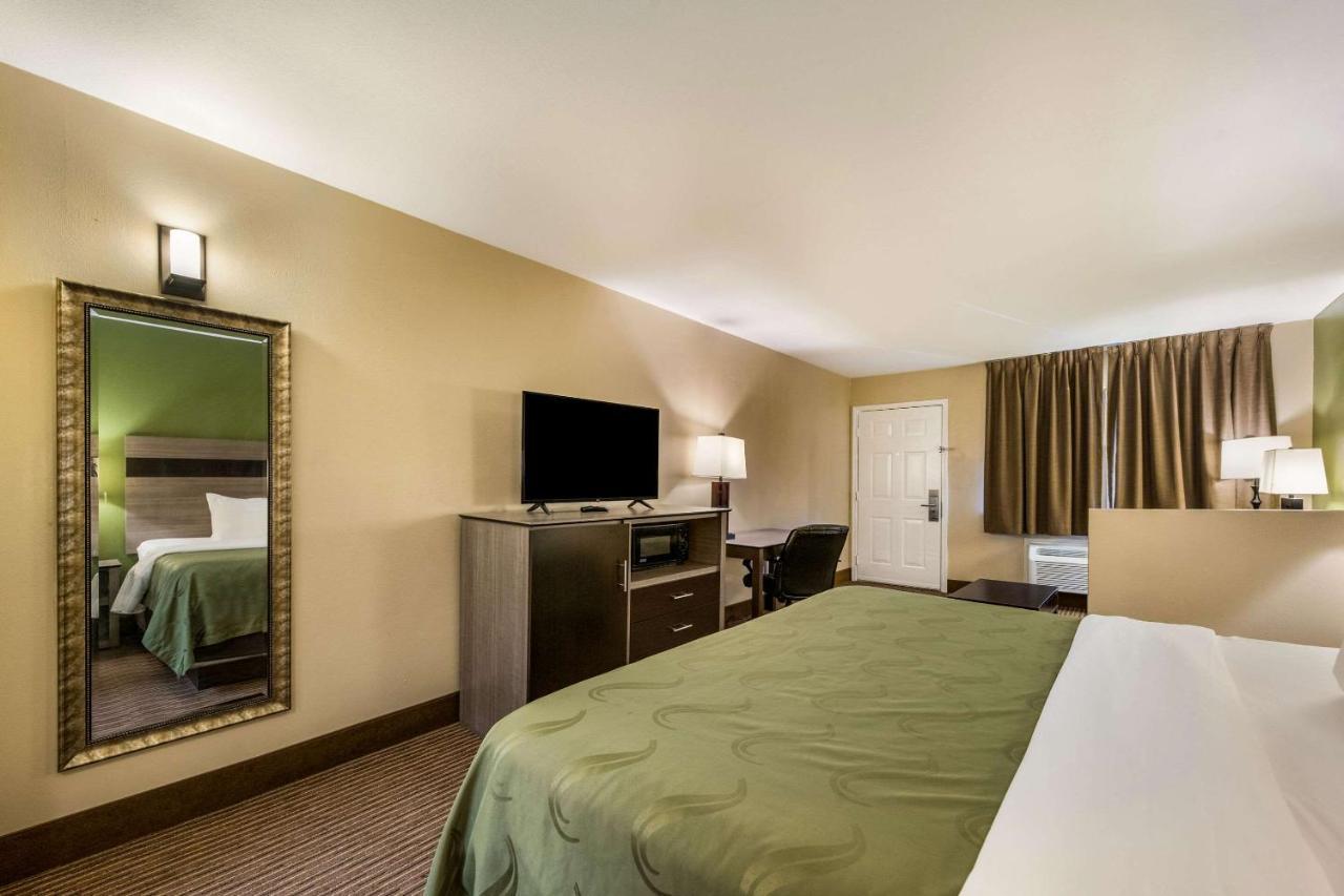 Quality Inn & Suites Garland - East Dallas エクステリア 写真