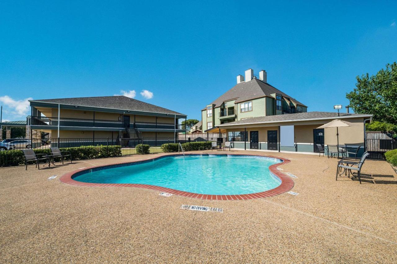Quality Inn & Suites Garland - East Dallas エクステリア 写真