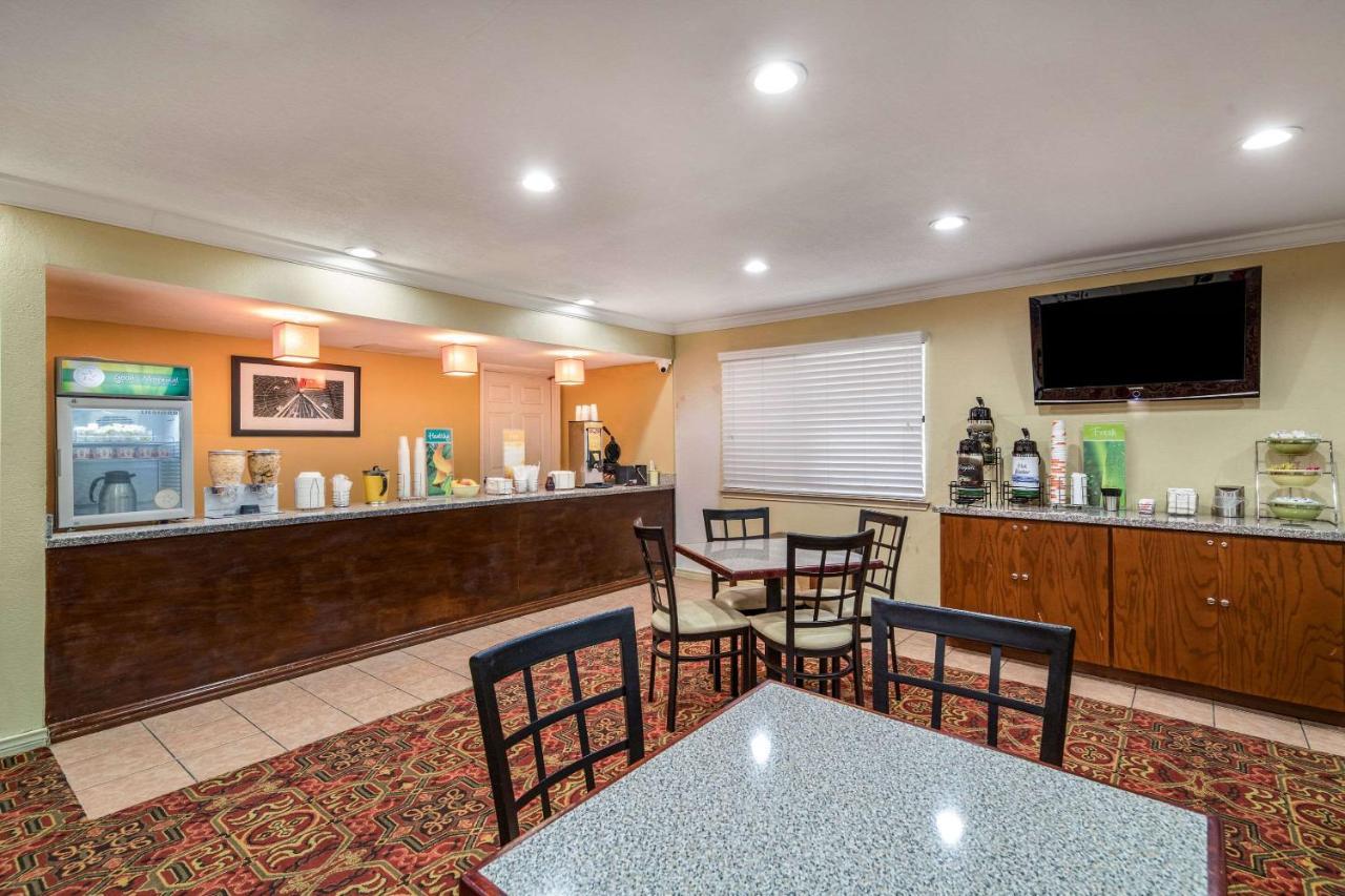 Quality Inn & Suites Garland - East Dallas エクステリア 写真
