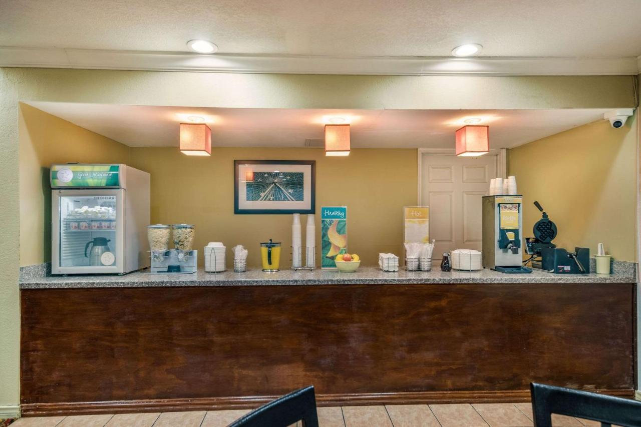 Quality Inn & Suites Garland - East Dallas エクステリア 写真