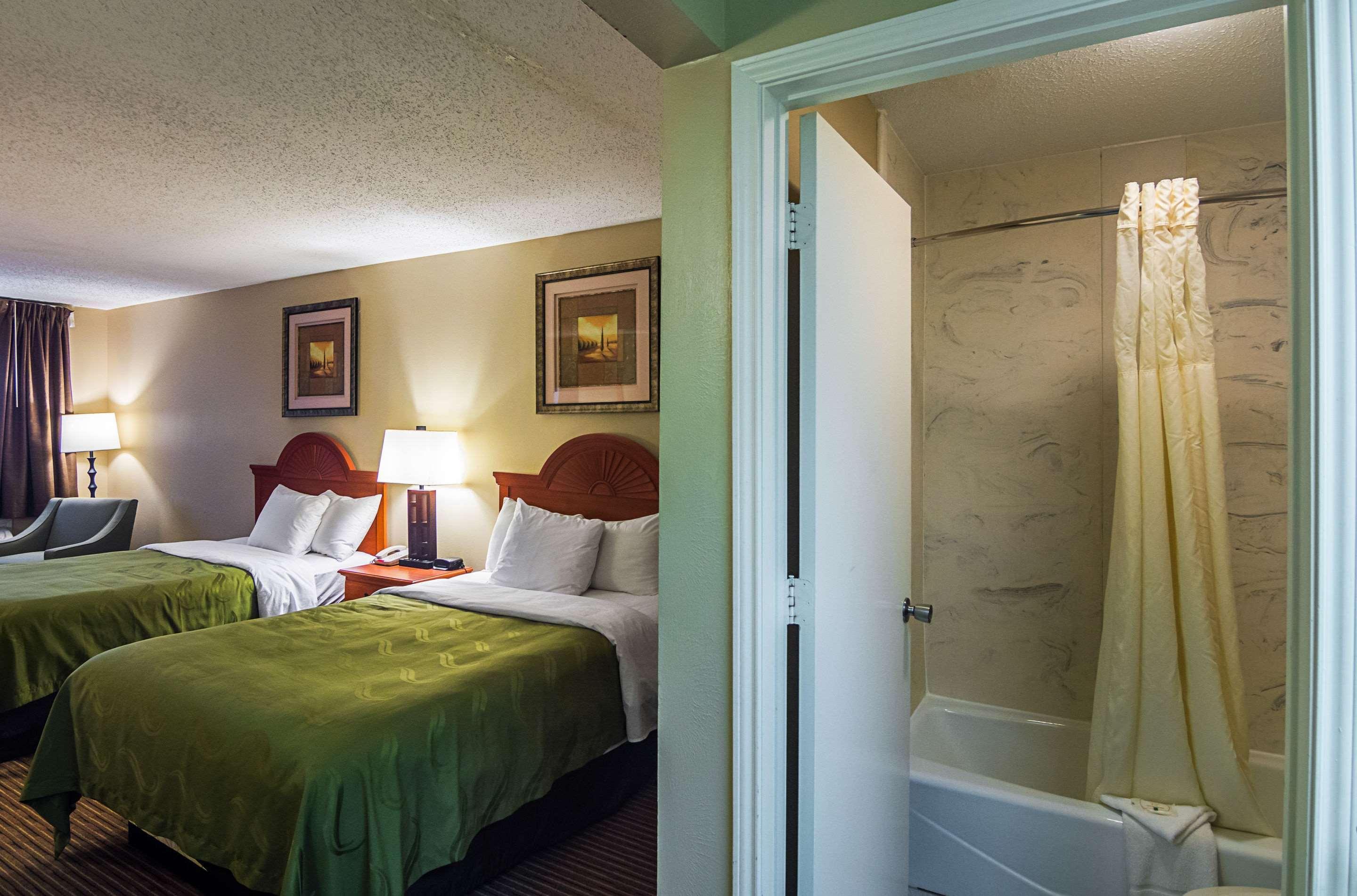 Quality Inn & Suites Garland - East Dallas エクステリア 写真