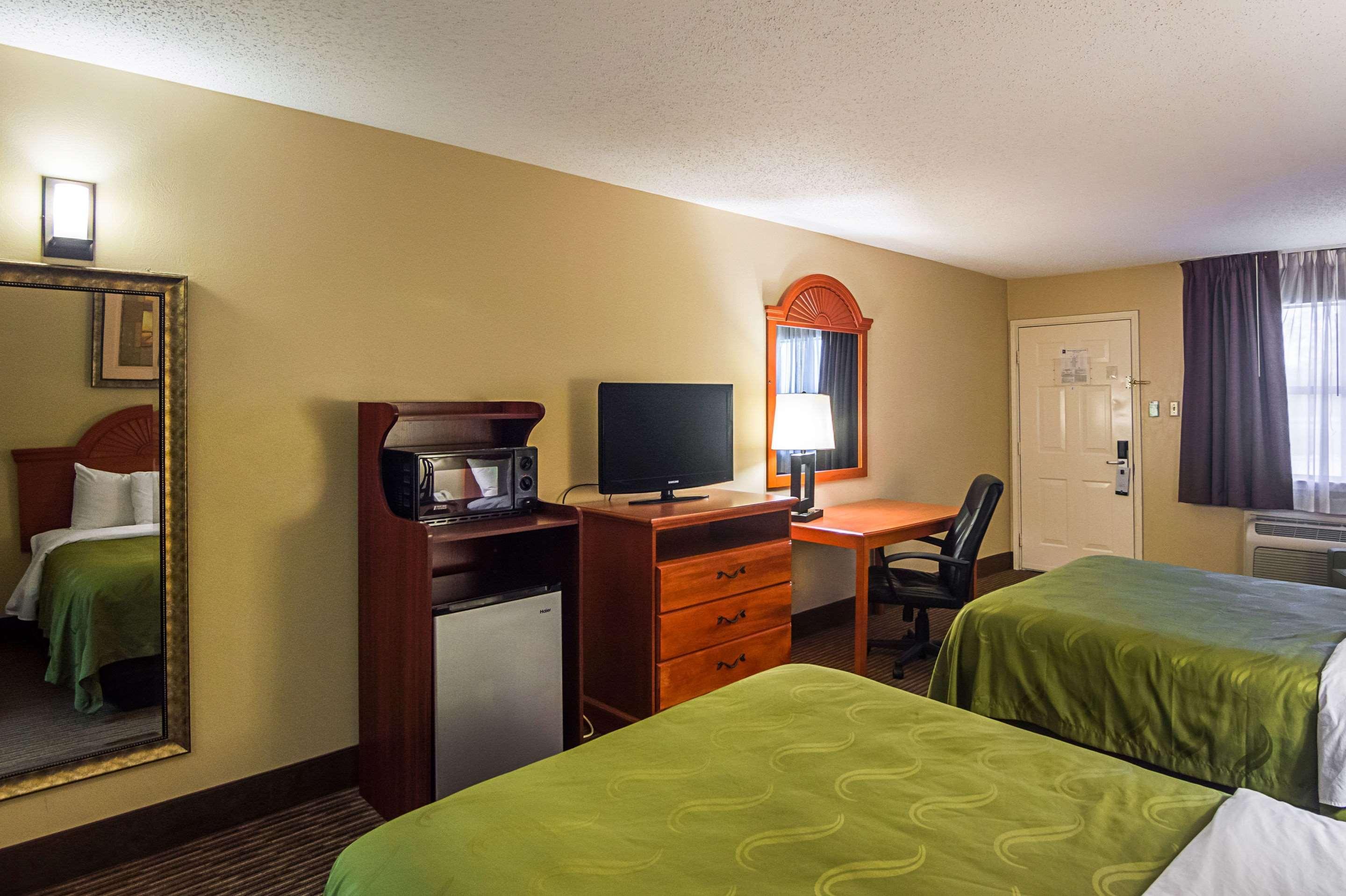 Quality Inn & Suites Garland - East Dallas エクステリア 写真