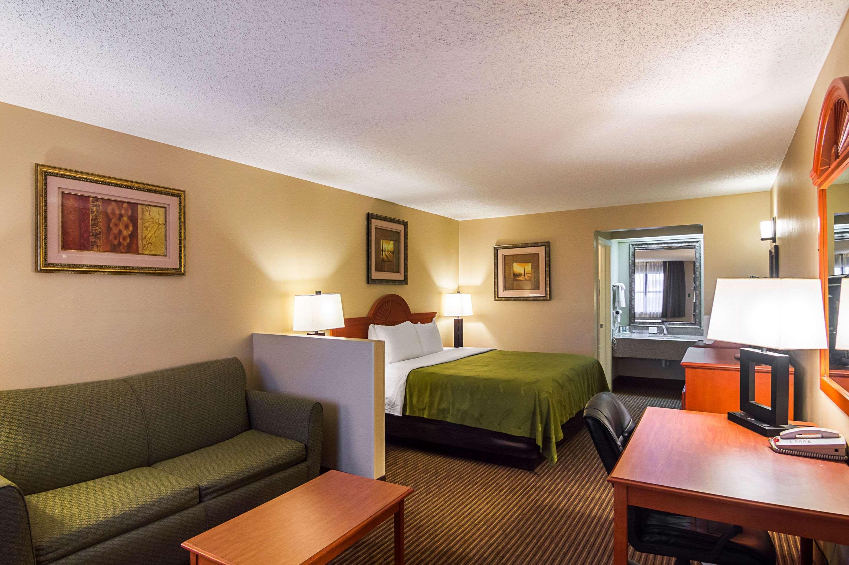 Quality Inn & Suites Garland - East Dallas エクステリア 写真