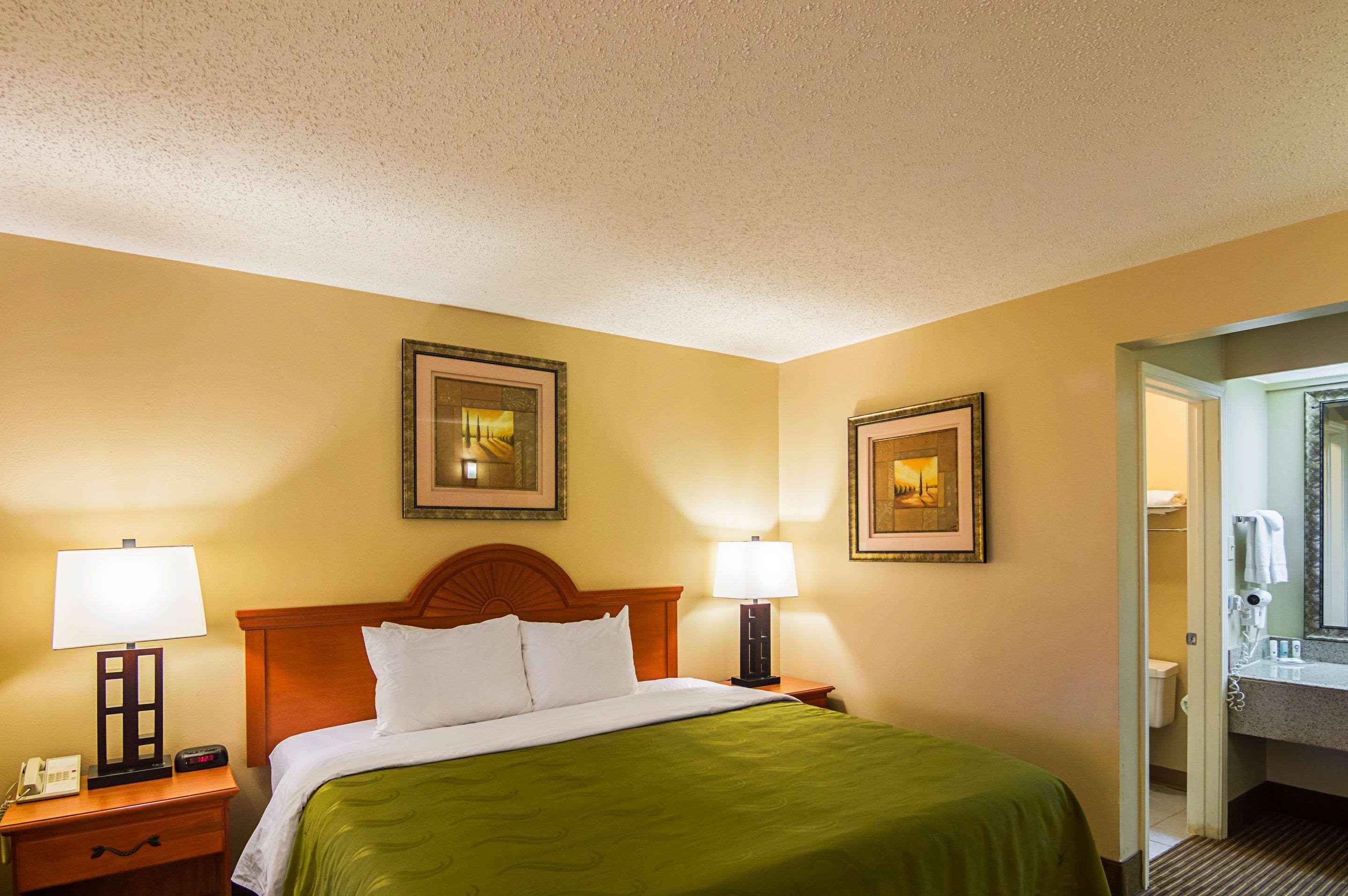 Quality Inn & Suites Garland - East Dallas エクステリア 写真