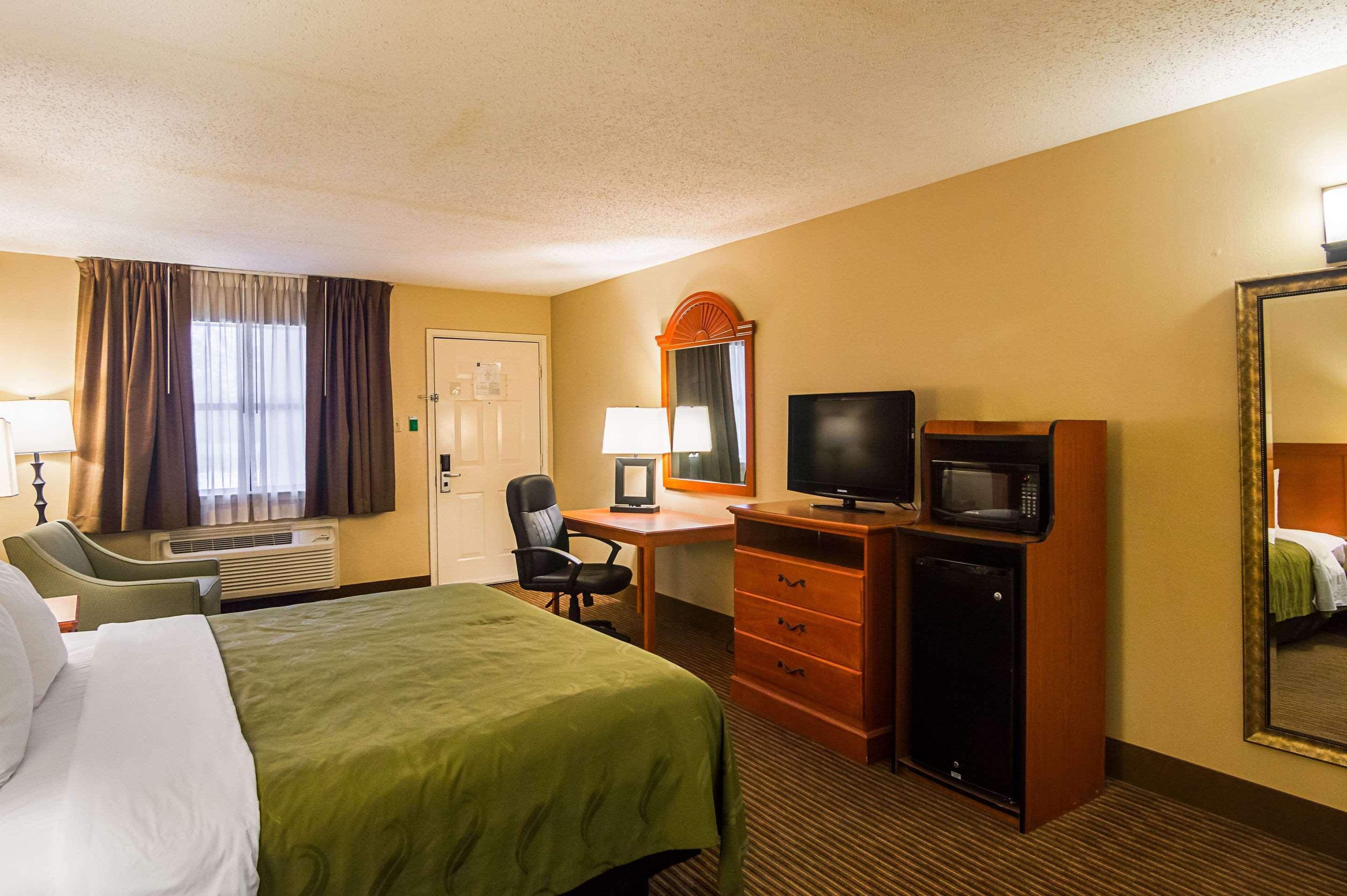 Quality Inn & Suites Garland - East Dallas エクステリア 写真
