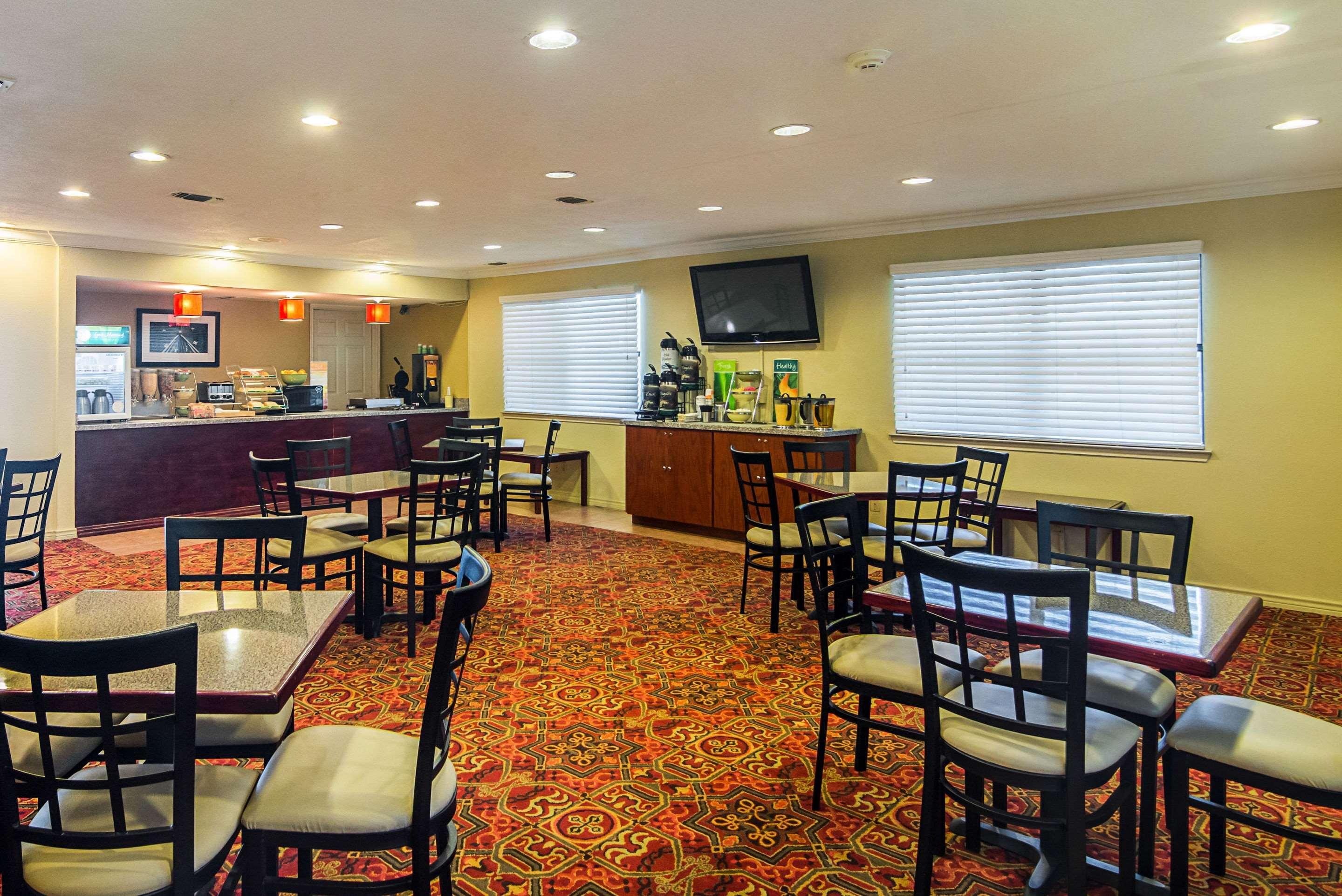Quality Inn & Suites Garland - East Dallas エクステリア 写真