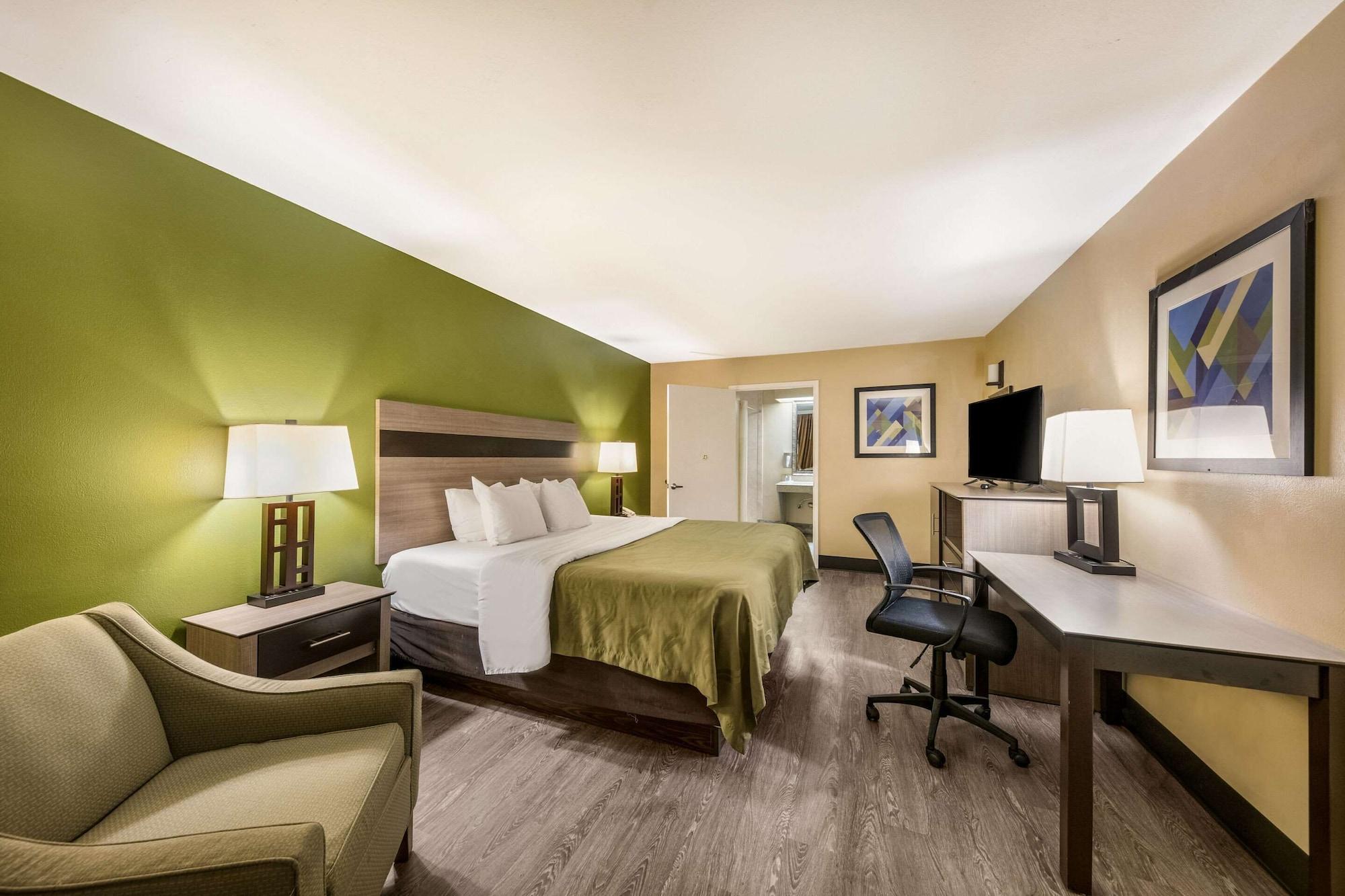Quality Inn & Suites Garland - East Dallas エクステリア 写真