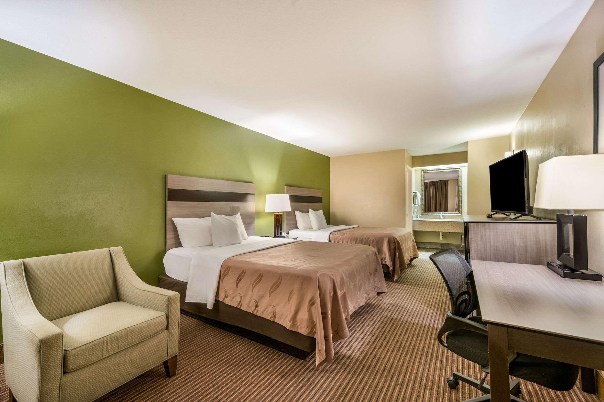 Quality Inn & Suites Garland - East Dallas エクステリア 写真