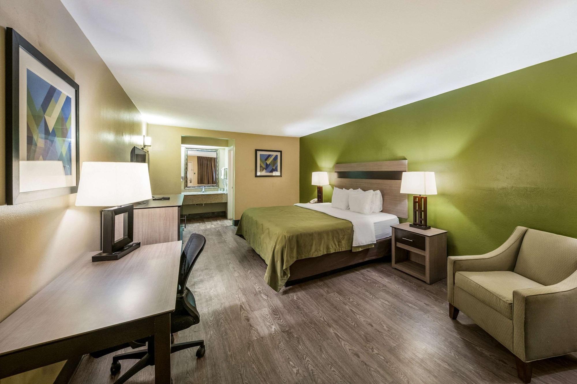 Quality Inn & Suites Garland - East Dallas エクステリア 写真