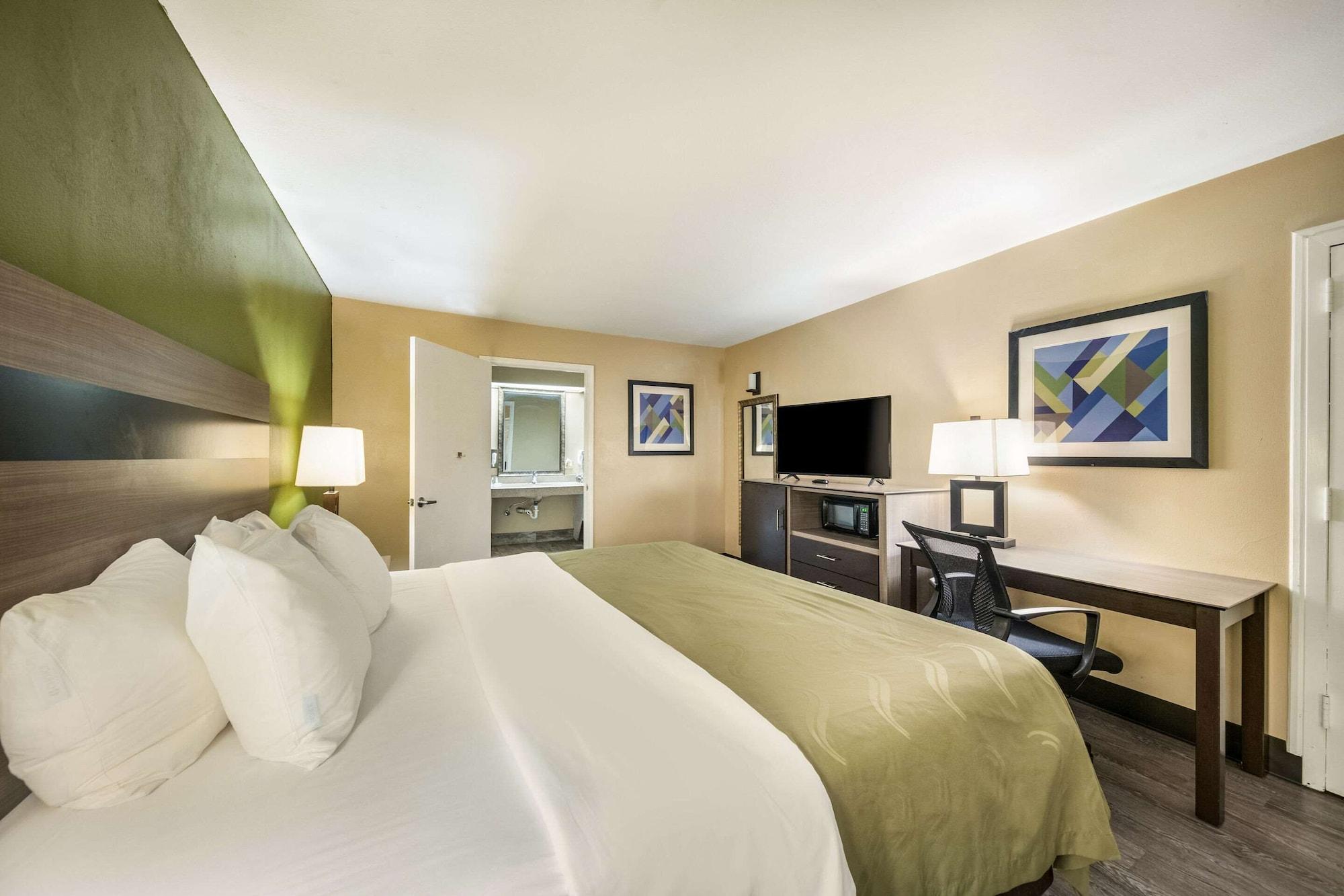 Quality Inn & Suites Garland - East Dallas エクステリア 写真